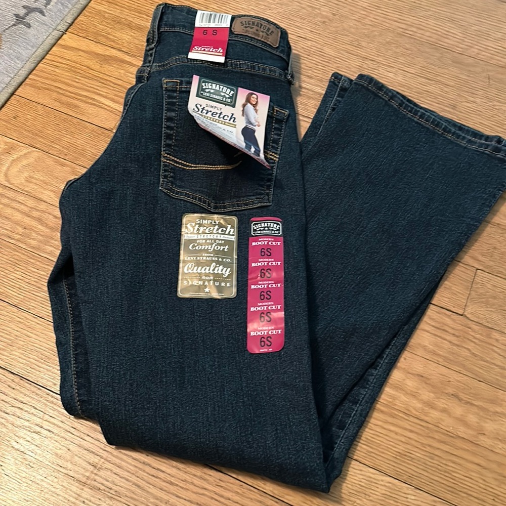 Brand new Levi’s Strauss & Co jeans - 6S
